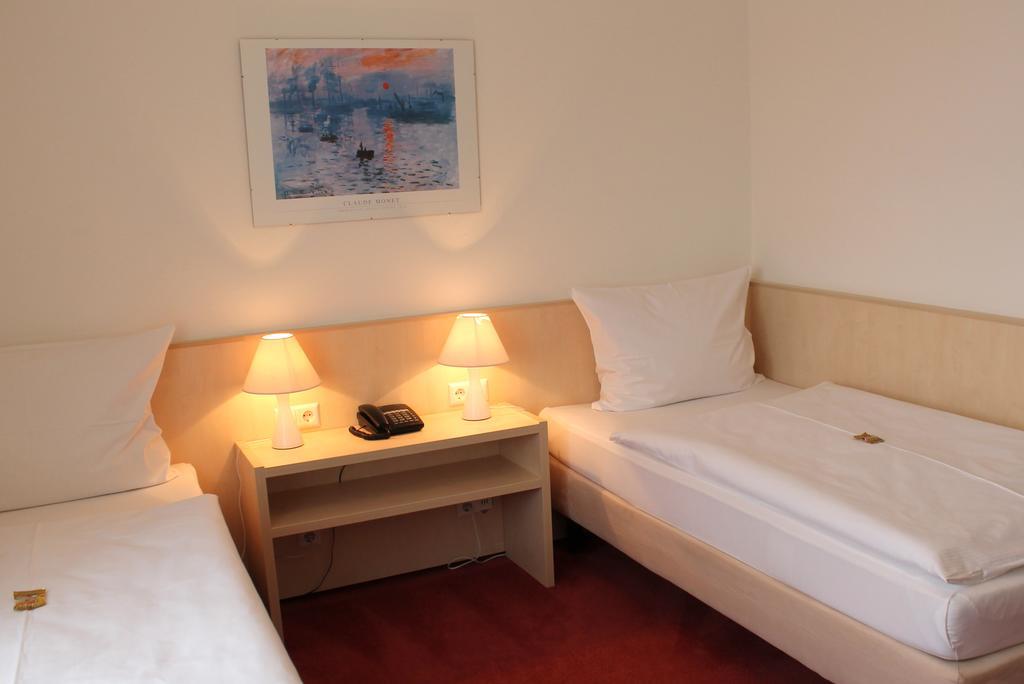 Hotel Am Bad Esslingen am Neckar Exteriör bild