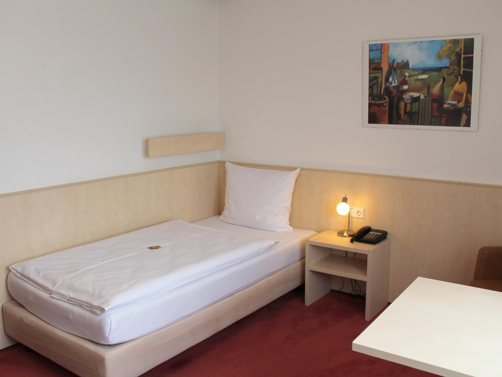 Hotel Am Bad Esslingen am Neckar Exteriör bild
