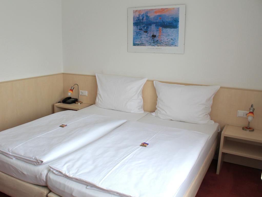 Hotel Am Bad Esslingen am Neckar Exteriör bild